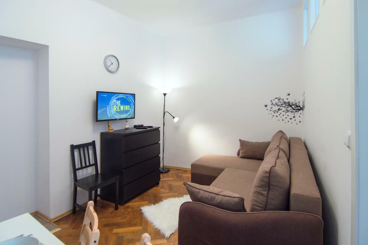 Modern Navratilova Ii Apartment *