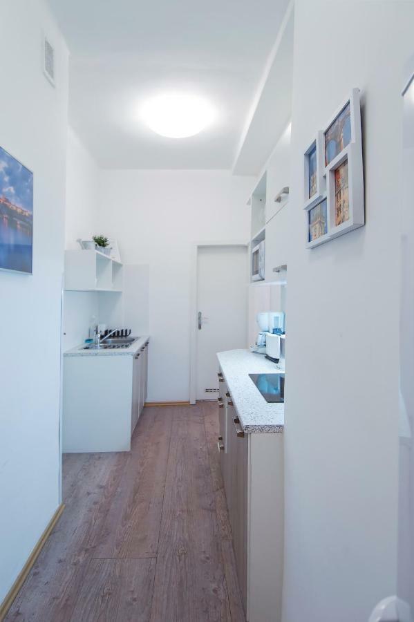 Modern Navratilova Ii Apartment Prague