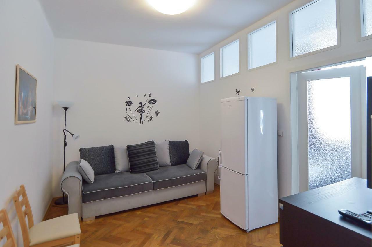 Modern Navratilova Ii Apartment