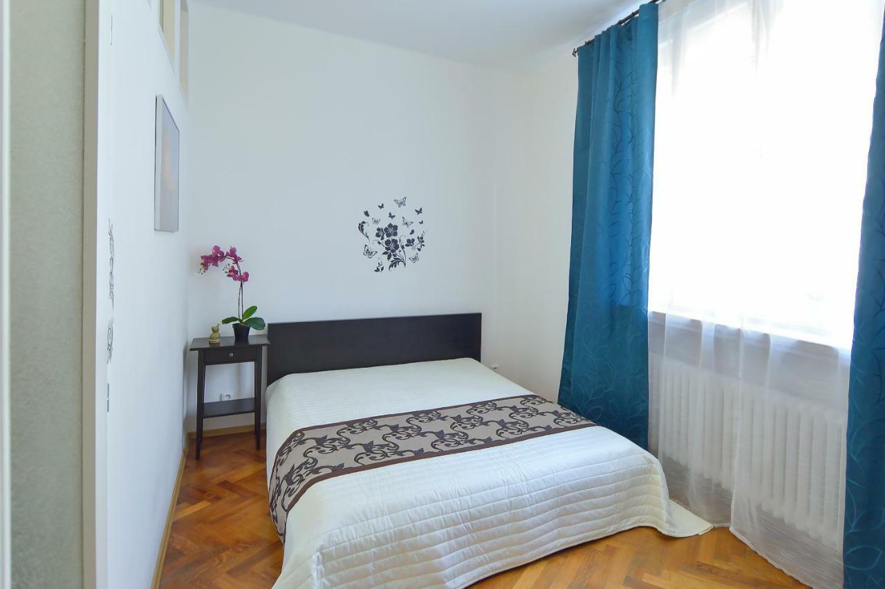 Modern Navratilova Ii Apartment