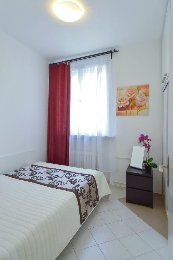 Apartment Modern Navratilova Ii